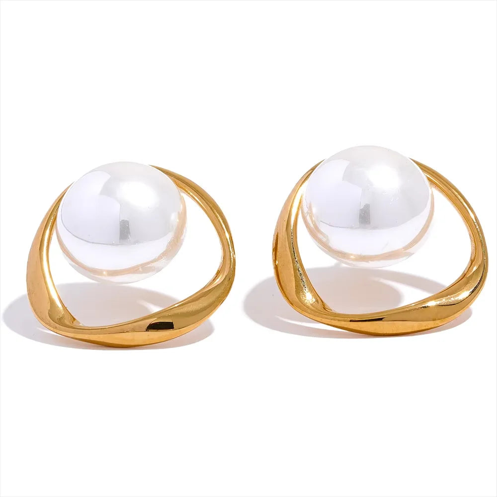 Pearl Curve Studs
