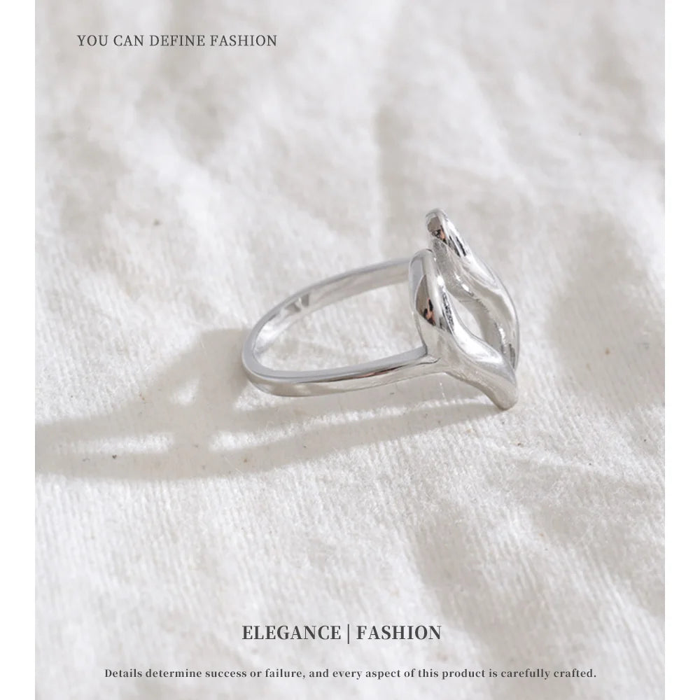 Fluid Wave Gold Ring