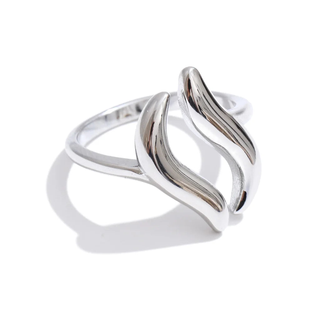 Fluid Wave Gold Ring